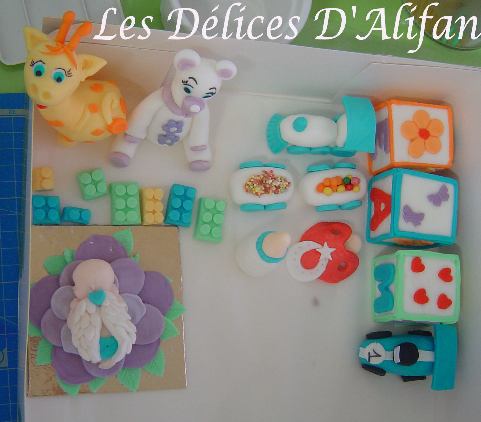 Decor Pate A Sucre La Pâte à Sucre Et Les Décors En Sucre. 3 Gâteau en pâte à sucre